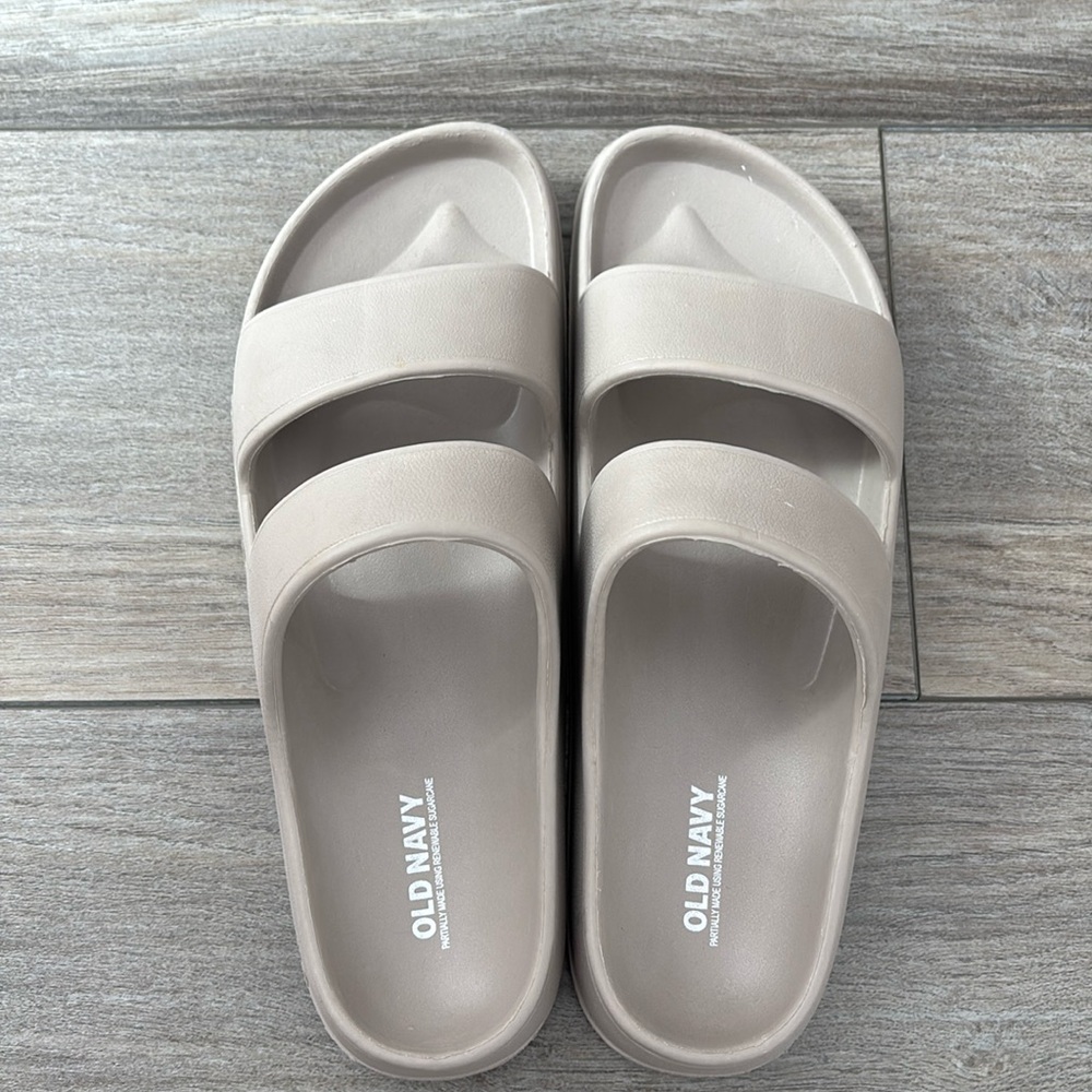 Old Navy sandals. Never worn. Size 8.